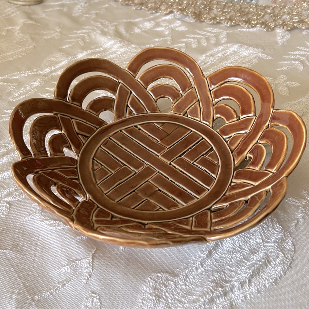 Vintage Brown Ceramic Decorative bowl basket, mid-century pottery 1060’s 8.5”
